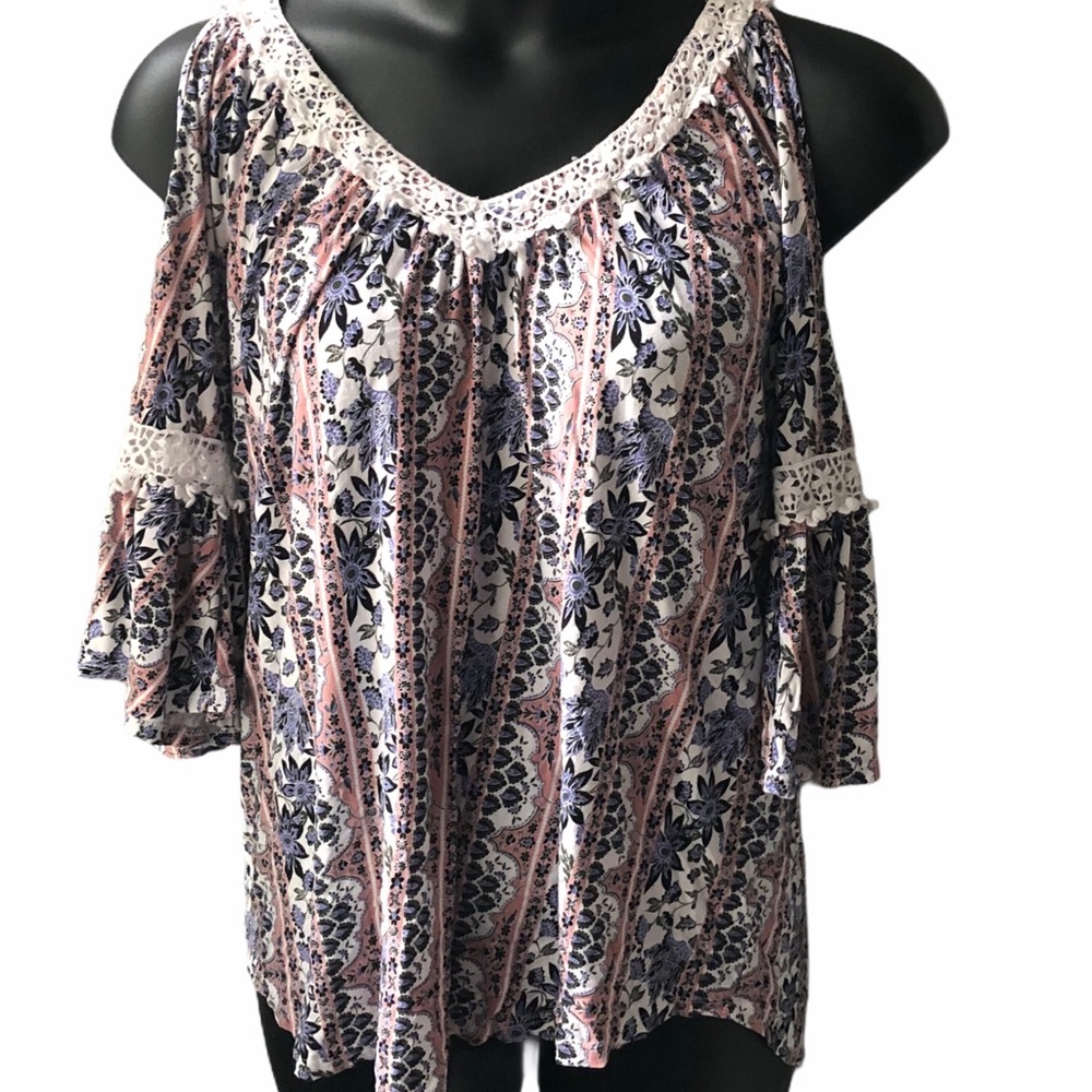 🌻2/$25 Always Indigo Cold Shoulder Top Size 1X